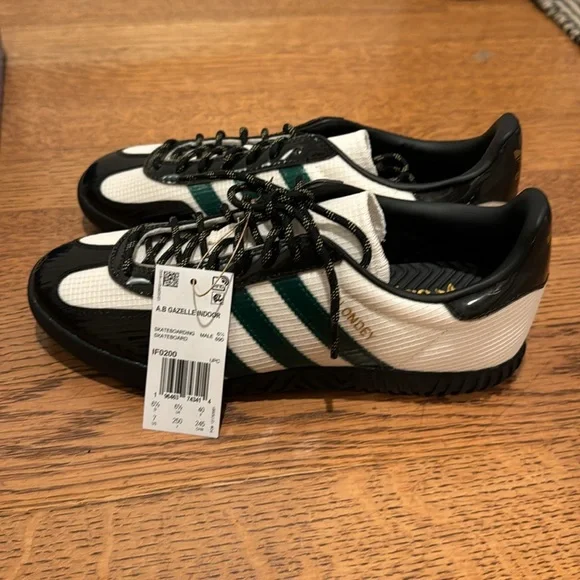 adidas gazelle silver green womens A.B. Gazelle Indoor (Blondey) – Premier main image 1